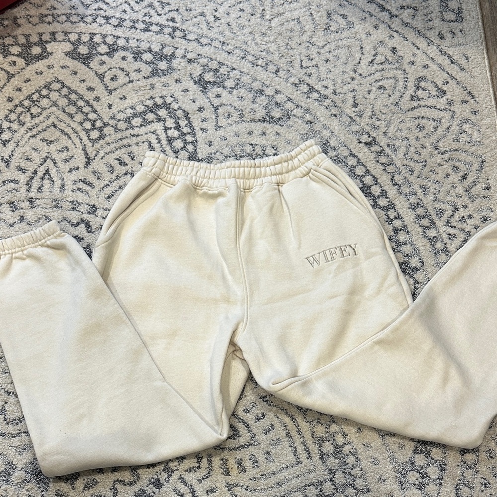 Six Stories: Wifey Statement Sweatpants- Champagne